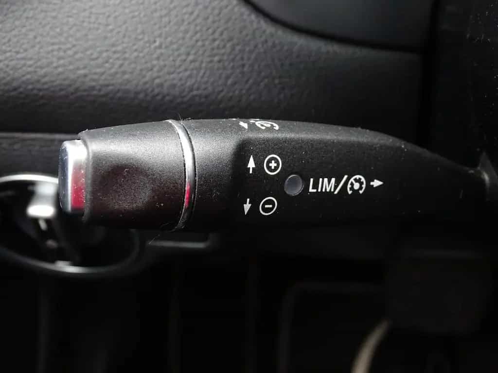 Mercedes-Benz CLA-Class 180 Urban LED Navi Sitzheizung PDC 04/2018-photo-17