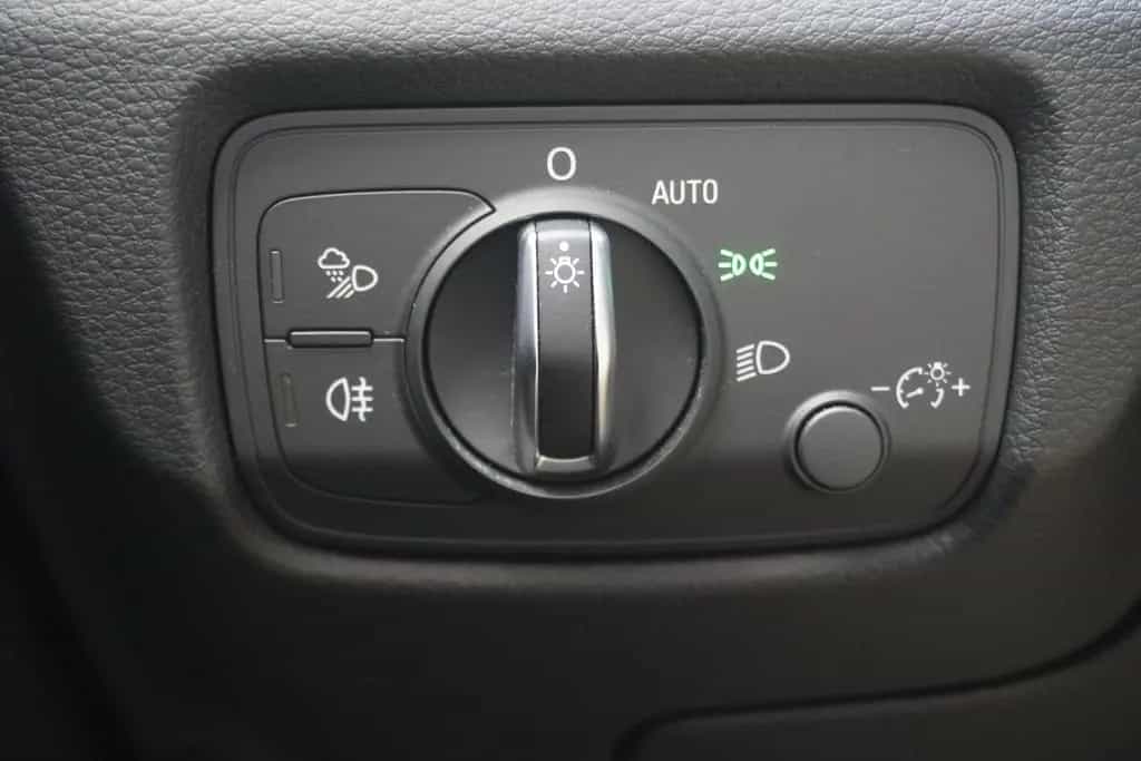 Audi A3 Sportback 30 1.0 TFSI design Xenon Navi PDC 01/2019-photo-19