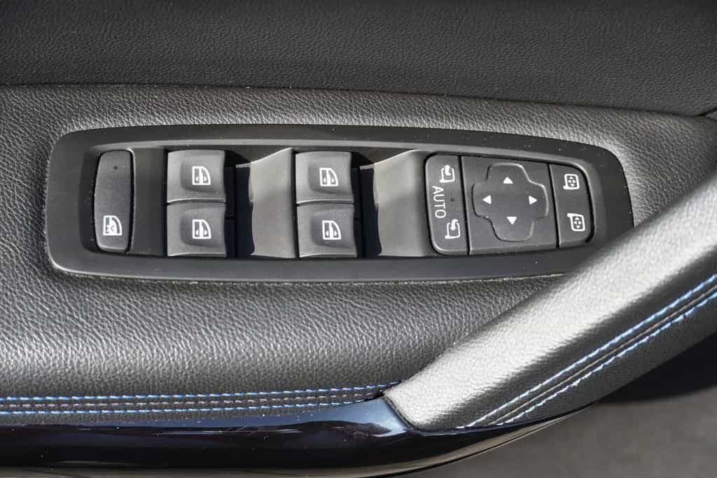 Renault Kadjar 1.3 TCE Limited Klimaaut. Navi Kamera PDC 01/2019-photo-36