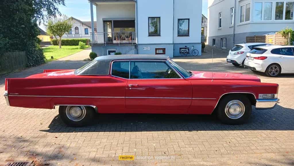Cadillac Deville 04/1969-photo-1