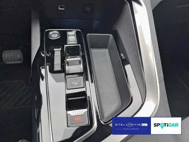 Peugeot 3008 1.2 PureTech 130 Allure LED, Kamera, ACC 12/2023-photo-13