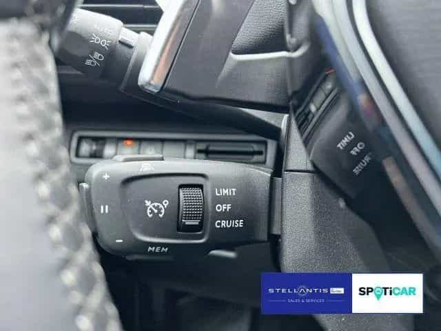Peugeot 3008 1.2 PureTech 130 Allure LED, Kamera, ACC 12/2023-photo-16