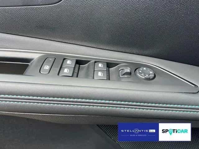Peugeot 3008 1.2 PureTech 130 Allure LED, Kamera, ACC 12/2023-photo-18