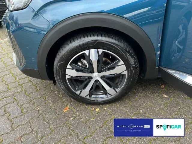 Peugeot 3008 1.2 PureTech 130 Allure LED, Kamera, ACC 12/2023-photo-6