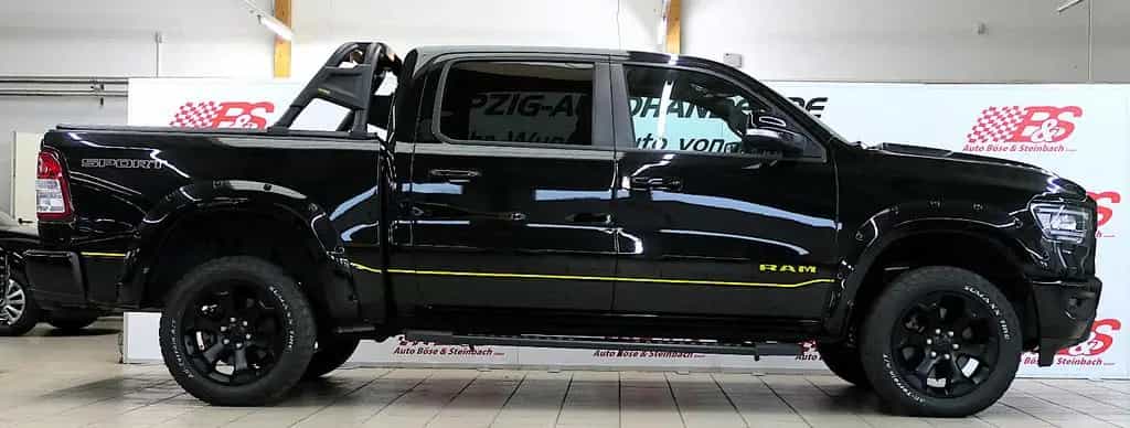Dodge RAM 5,7 HEMI V8 Big Horn Lonestar Crew Cab 4x4 09/2022-photo-5