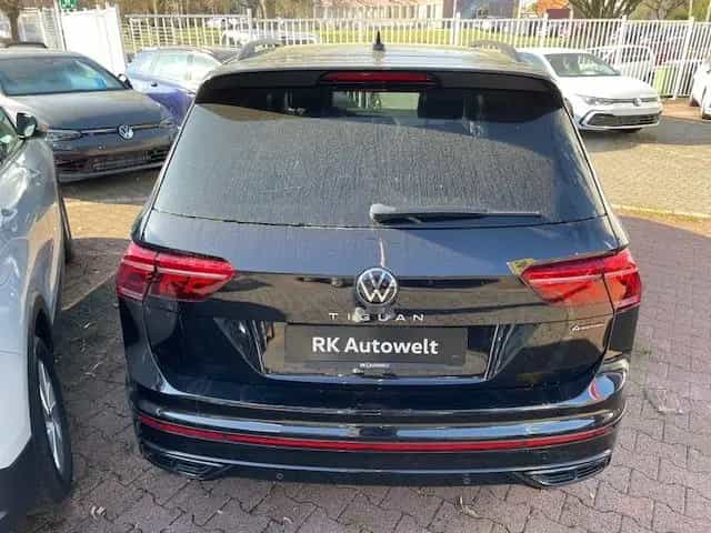 Volkswagen Tiguan R-Line 2.0 TSI 4Motion  BlackStyle Matrix 02/2022-photo-4