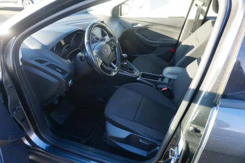 Ford Focus Turnier Business 1,0 Eco Boost 125PS 10/2018-photo-4