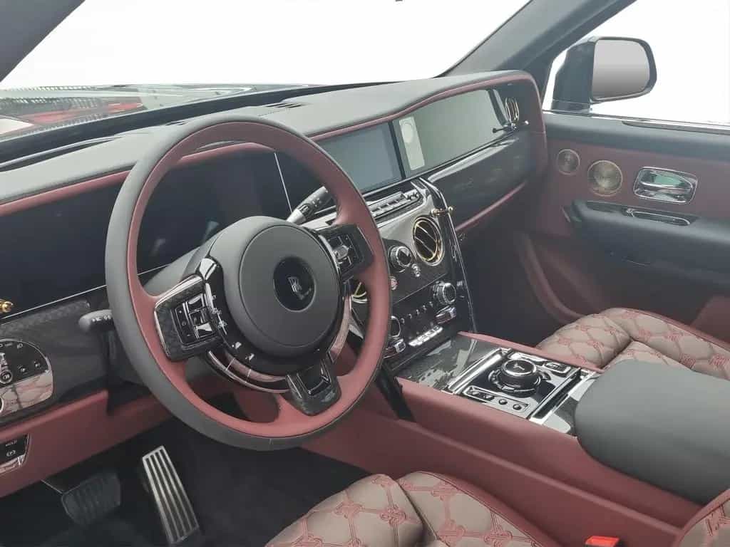 Rolls-Royce Cullinan Black Badge 2026 model null-photo-12