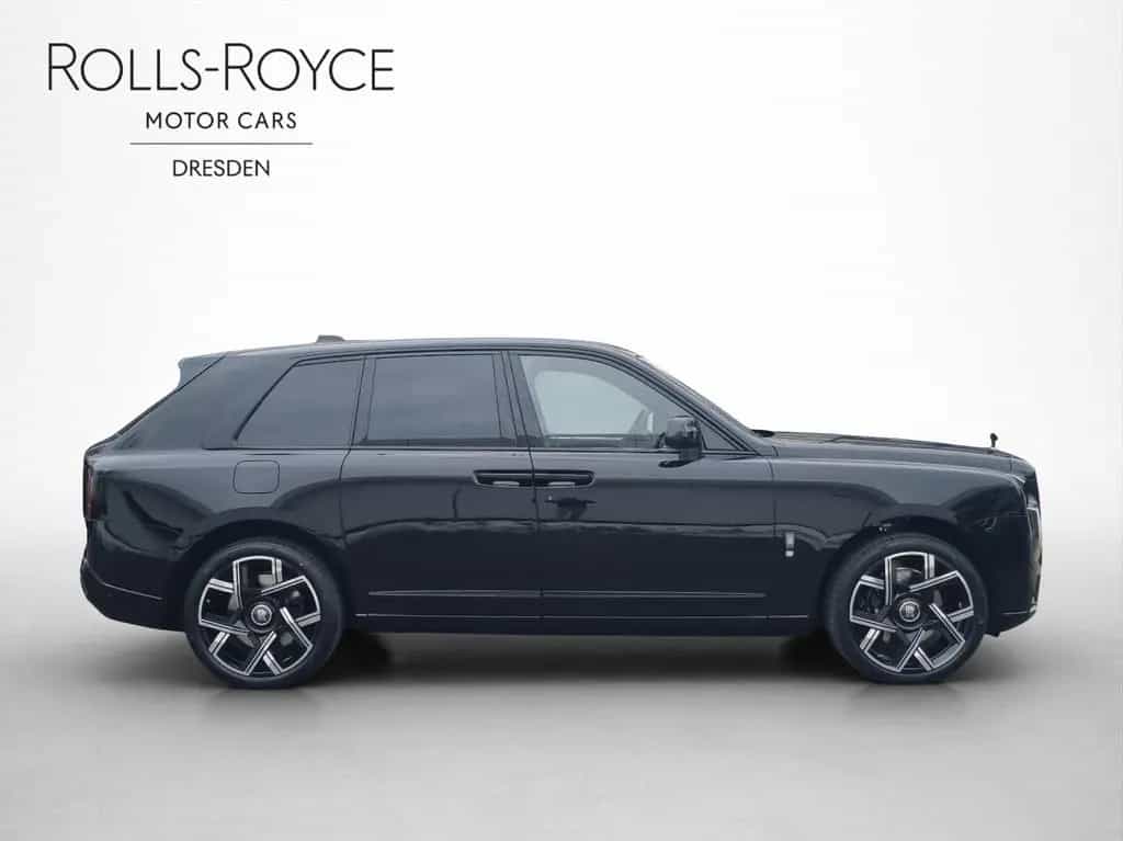 Rolls-Royce Cullinan Black Badge 2026 model null-photo-5