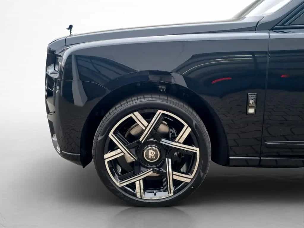 Rolls-Royce Cullinan Black Badge 2026 model null-photo-9