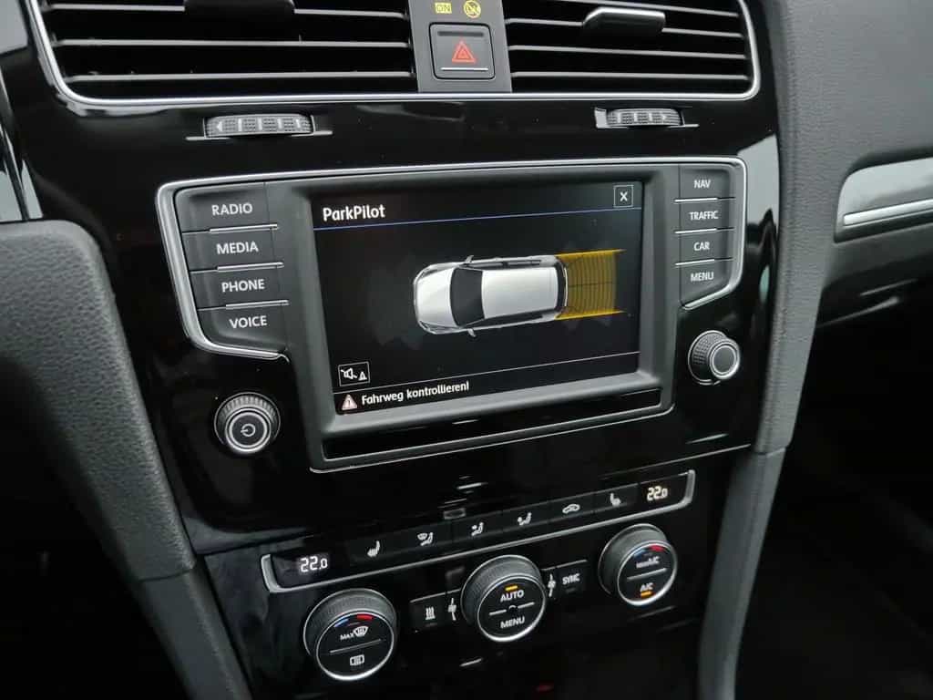 Volkswagen Golf 2.0 TDI Allstar *SHZ*PDC*Bi-XENON*Winterpak 09/2016-photo-13