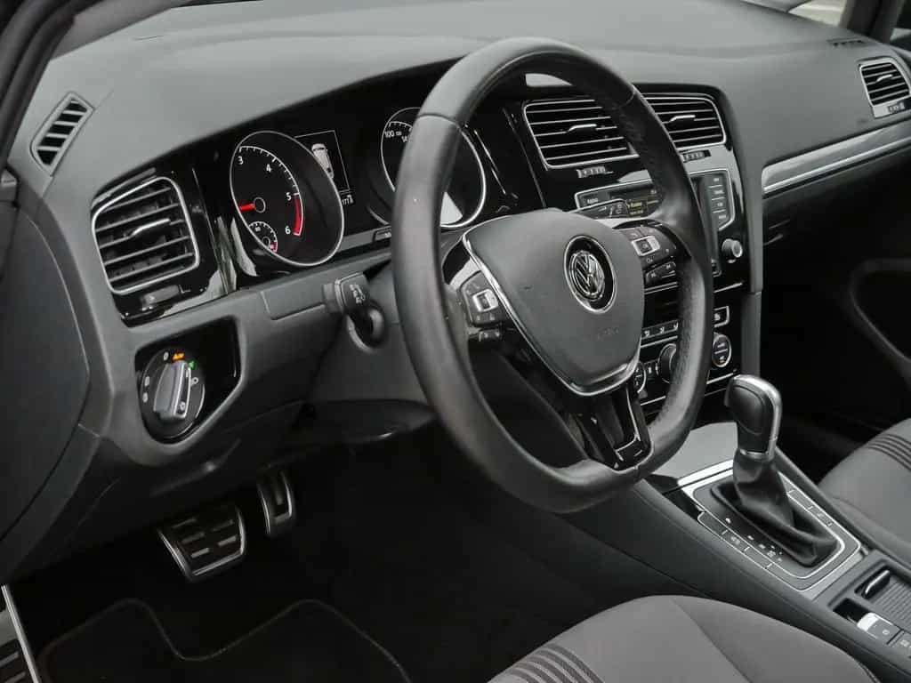 Volkswagen Golf 2.0 TDI Allstar *SHZ*PDC*Bi-XENON*Winterpak 09/2016-photo-16
