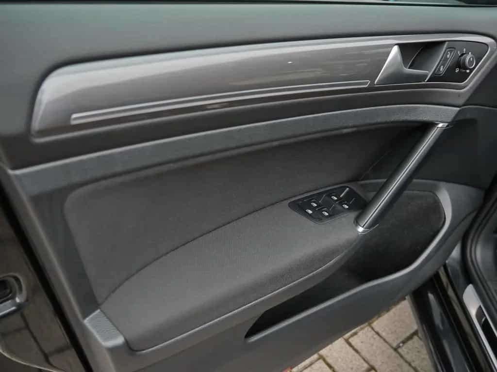 Volkswagen Golf 2.0 TDI Allstar *SHZ*PDC*Bi-XENON*Winterpak 09/2016-photo-18
