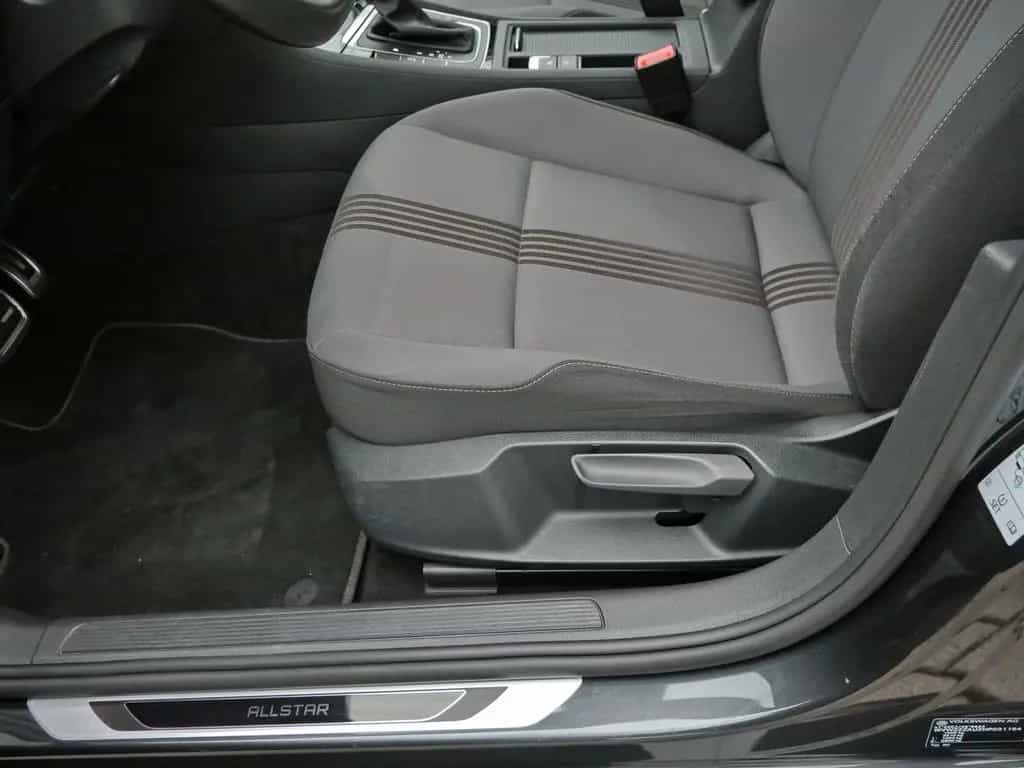 Volkswagen Golf 2.0 TDI Allstar *SHZ*PDC*Bi-XENON*Winterpak 09/2016-photo-19