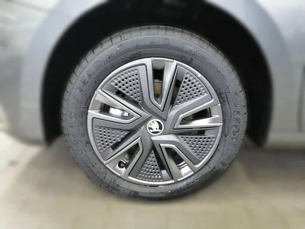Skoda Fabia Balance 1,0 TSI 85 kW 7-Gang-DSG zzgl. 1.0 null-photo-3