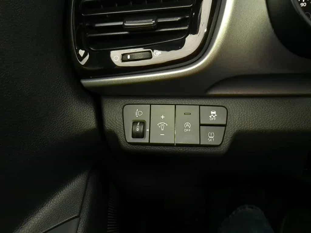 Kia Stonic Vision NAVI KAMERA LED SW SHZ Tempomat 09/2021-photo-15
