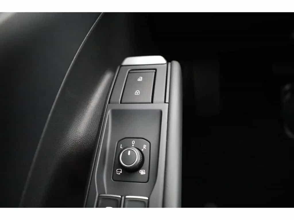 Volkswagen T-Roc 1.5 eTSI OPF Style/Massagesitze/Navi null-photo-18