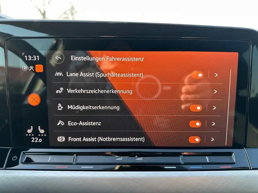 Volkswagen Golf VIII Life 1,5 Ltr.-96 kW 16V TSI ACT 06/2020-photo-41