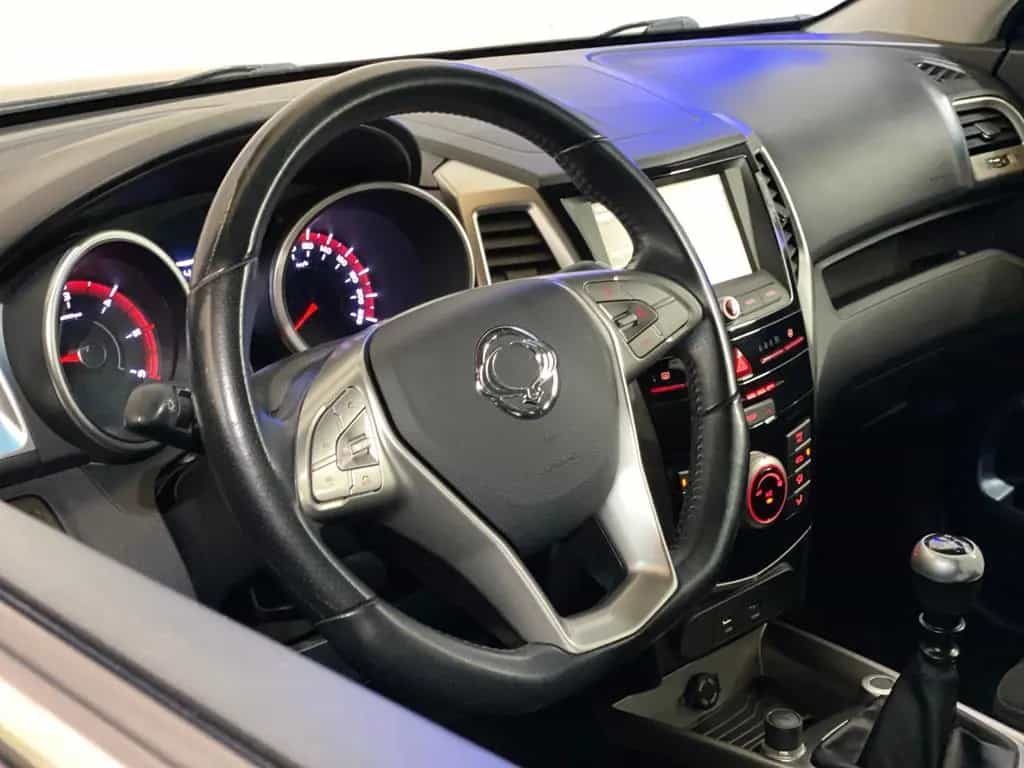 Ssangyong Tivoli 1.6 e-XDi 160 QUARTZ 2WD+Kamera 06/2017-photo-12