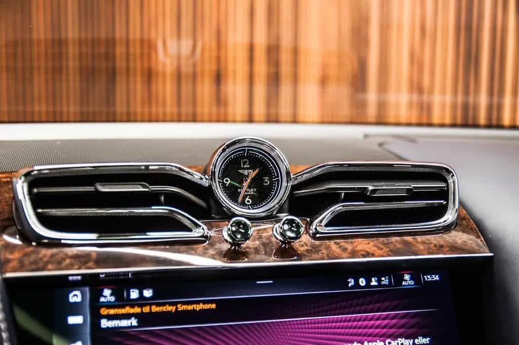 Bentley Bentayga 4.0 V8 Azure 4WD Autom. 11/2022-photo-18