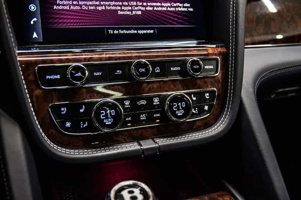 Bentley Bentayga 4.0 V8 Azure 4WD Autom. 11/2022-photo-19
