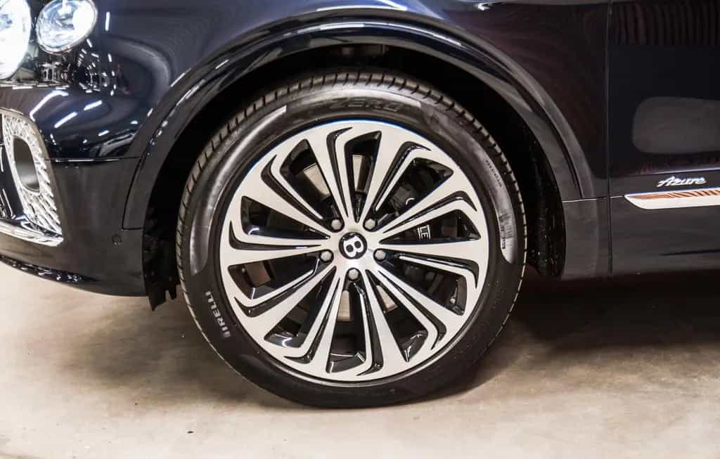 Bentley Bentayga 4.0 V8 Azure 4WD Autom. 11/2022-photo-3