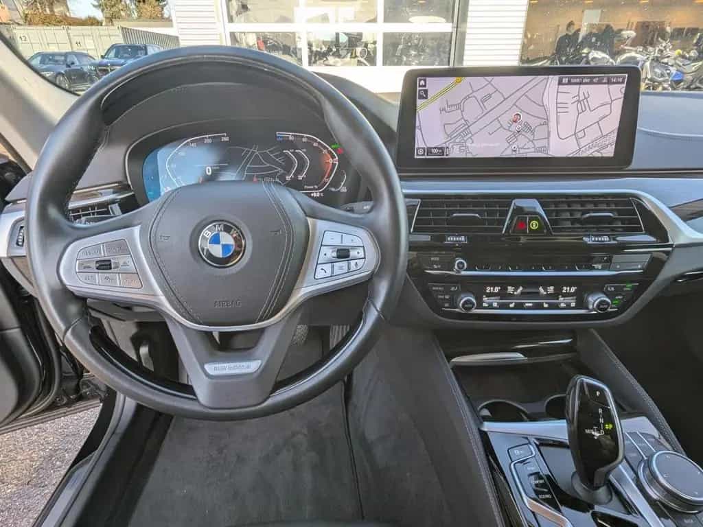 BMW 5 Series 520d Sports.Leder HUD ACC Kamera Laser HiFi AHK 03/2022-photo-12