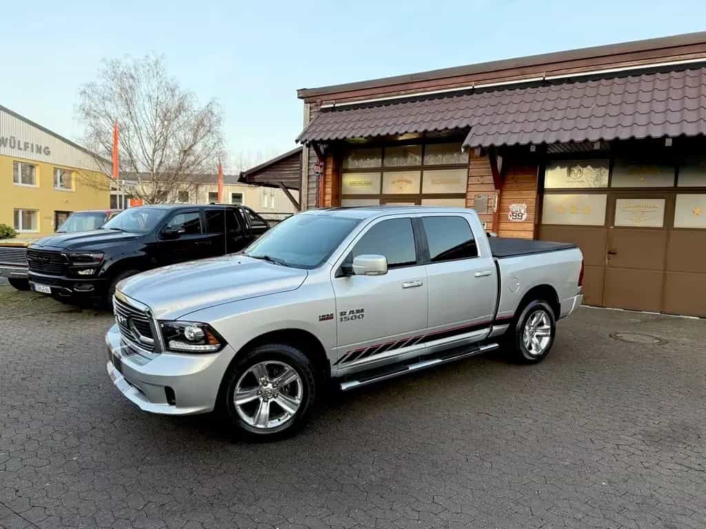 Dodge RAM SPORT*CLEAN CARFAX*UNFALLFREI*V8*4X4*LEDER*AHK 12/2018-photo-1