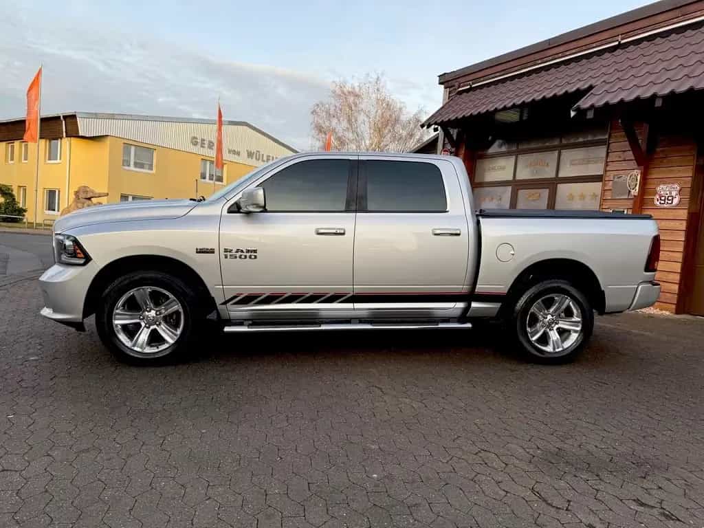 Dodge RAM SPORT*CLEAN CARFAX*UNFALLFREI*V8*4X4*LEDER*AHK 12/2018-photo-25