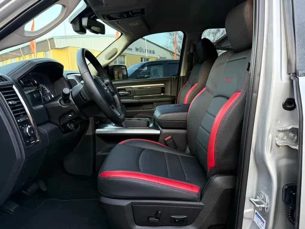 Dodge RAM SPORT*CLEAN CARFAX*UNFALLFREI*V8*4X4*LEDER*AHK 12/2018-photo-27