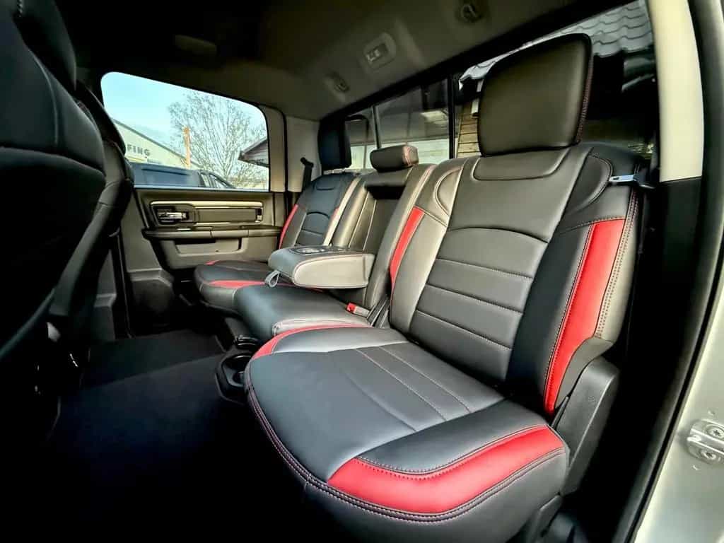 Dodge RAM SPORT*CLEAN CARFAX*UNFALLFREI*V8*4X4*LEDER*AHK 12/2018-photo-32