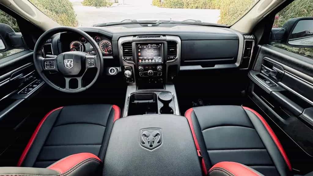 Dodge RAM SPORT*CLEAN CARFAX*UNFALLFREI*V8*4X4*LEDER*AHK 12/2018-photo-45