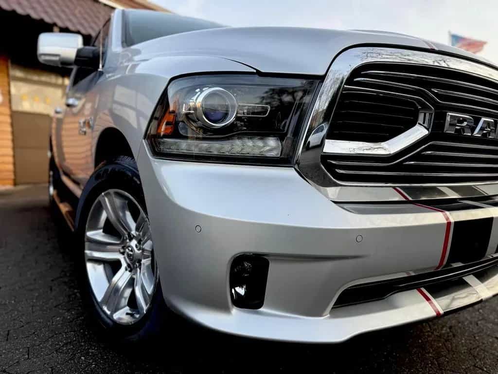 Dodge RAM SPORT*CLEAN CARFAX*UNFALLFREI*V8*4X4*LEDER*AHK 12/2018-photo-9