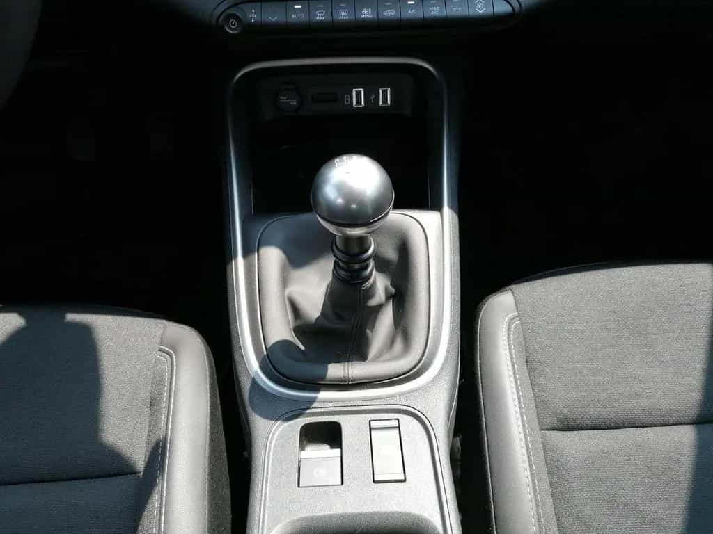 Jeep Avenger Altitude 1.2 GSE T3 100 PS*Schwarz* 09/2023-photo-15