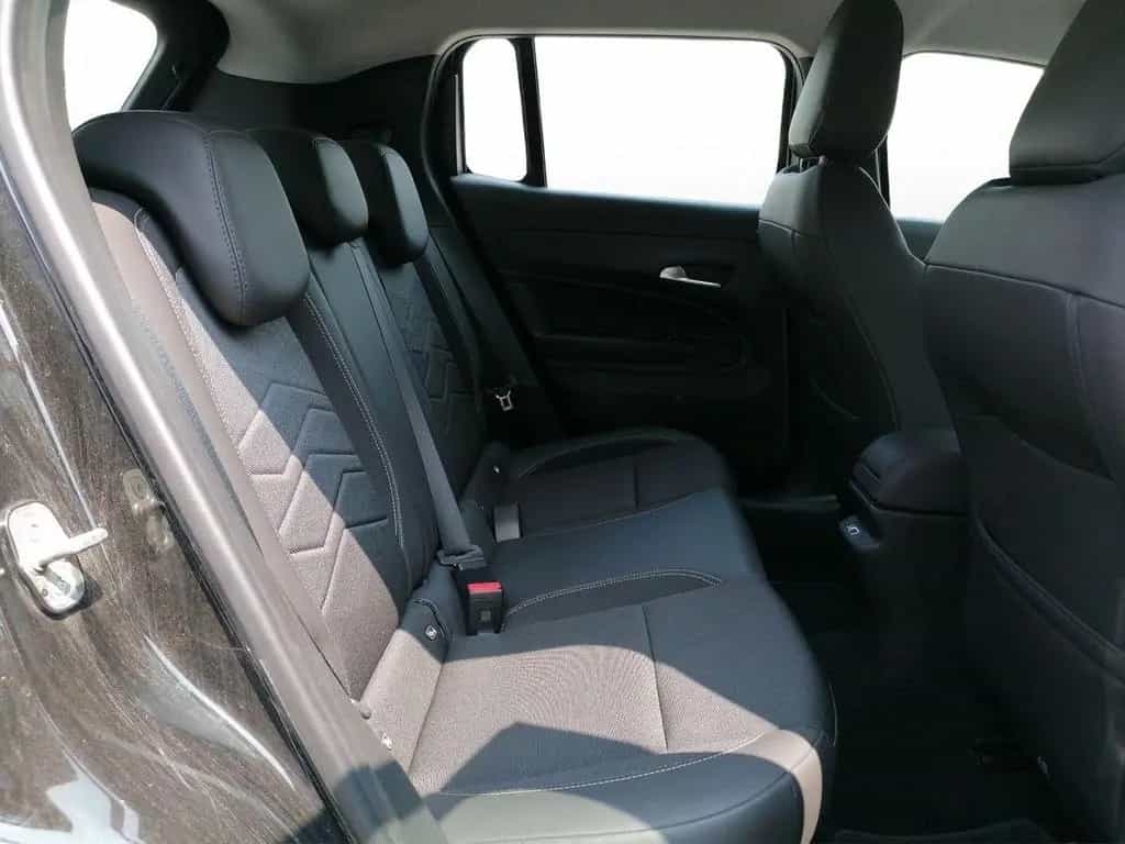 Jeep Avenger Altitude 1.2 GSE T3 100 PS*Schwarz* 09/2023-photo-19
