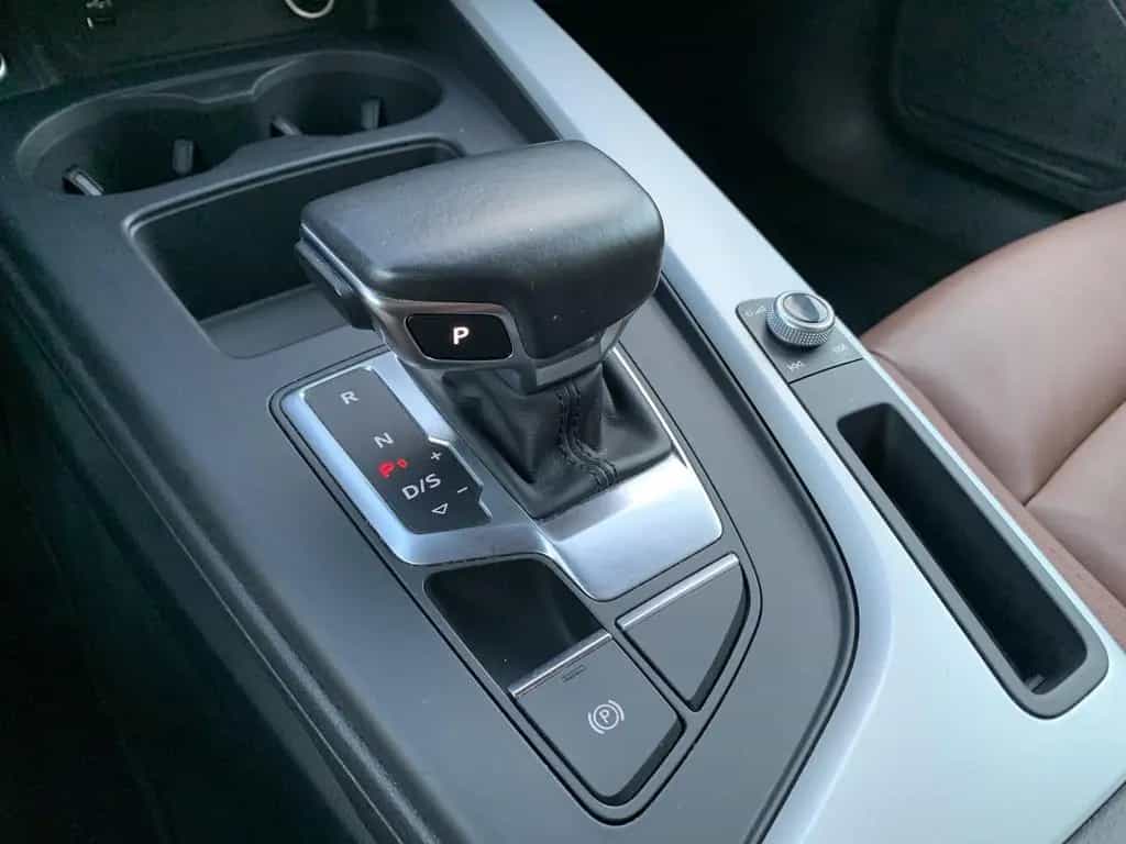 Audi A4 Avant 40 TDI HUD+NAVI+AHK+LEDER+PDC 01/2021-photo-15