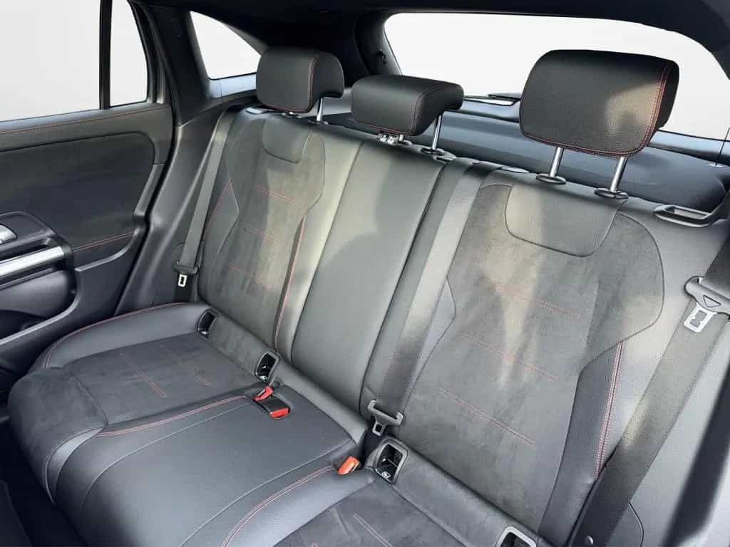Mercedes-Benz GLA-Class 35 AMG 4M NAVI KAMERA TOTWINKEL PANO NIGHT 10/2020-photo-18