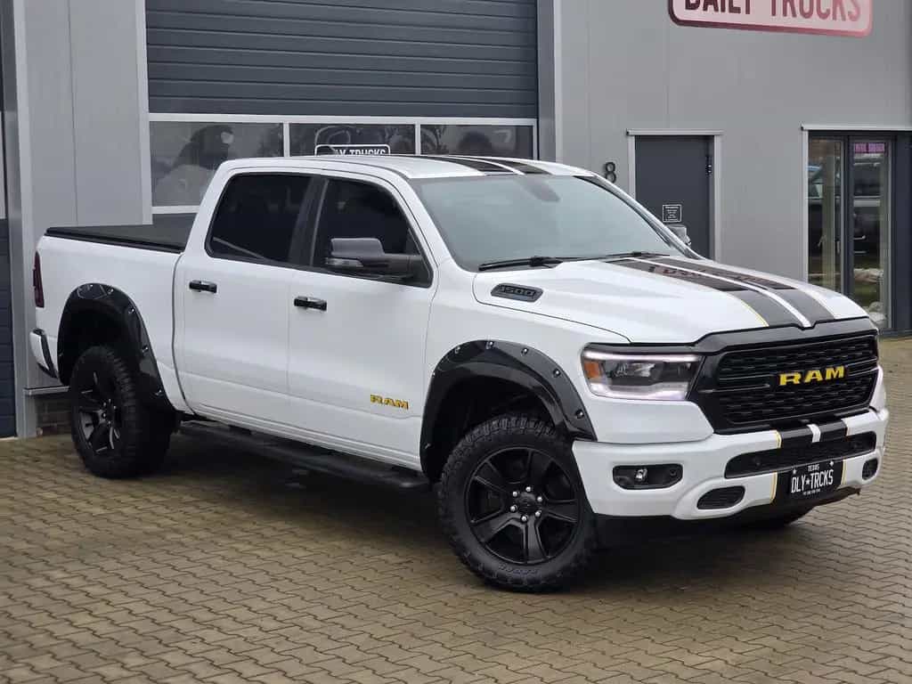Dodge RAM 1500 5.7 4x4 Lone Star Night LED 12´´ AHK 10/2023-photo-1
