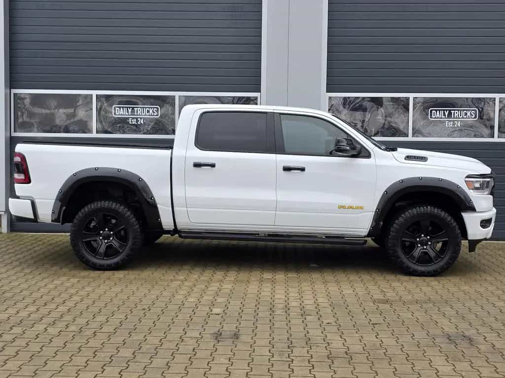 Dodge RAM 1500 5.7 4x4 Lone Star Night LED 12´´ AHK 10/2023-photo-12