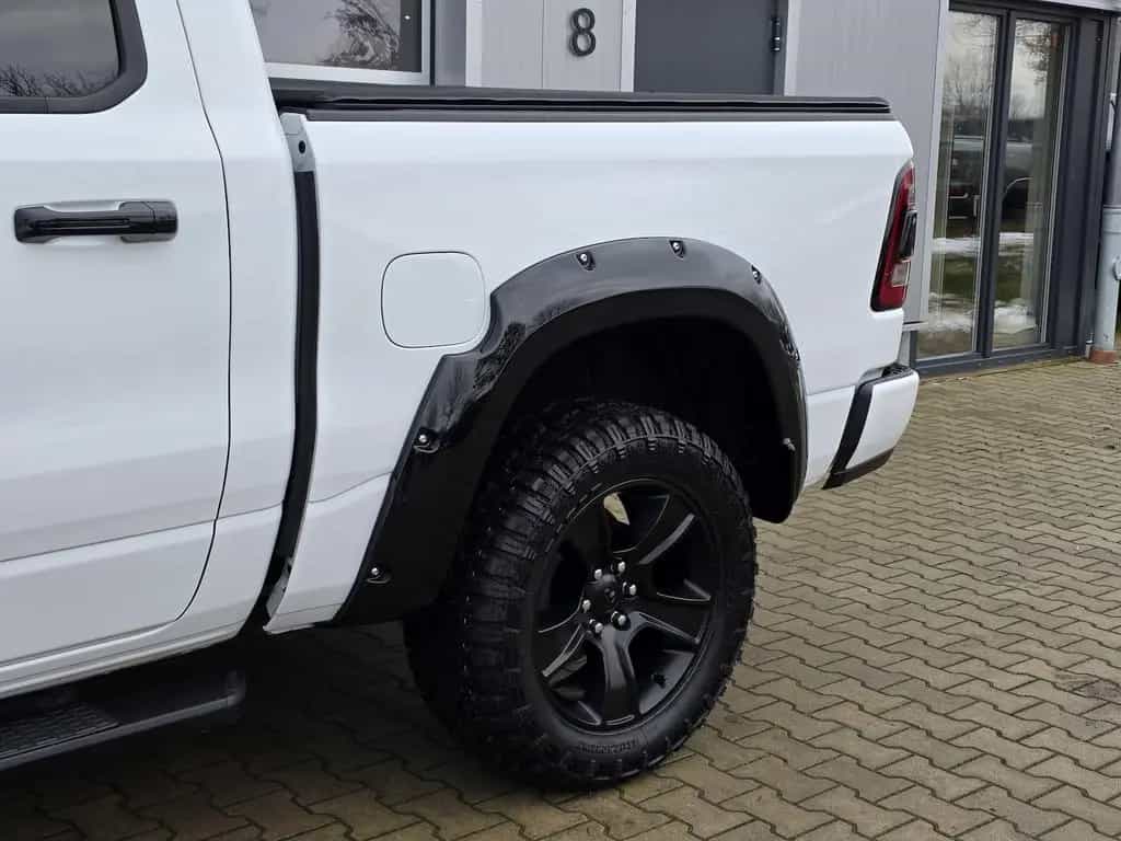 Dodge RAM 1500 5.7 4x4 Lone Star Night LED 12´´ AHK 10/2023-photo-15