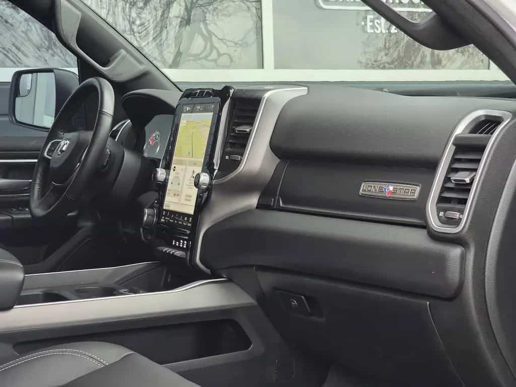 Dodge RAM 1500 5.7 4x4 Lone Star Night LED 12´´ AHK 10/2023-photo-25