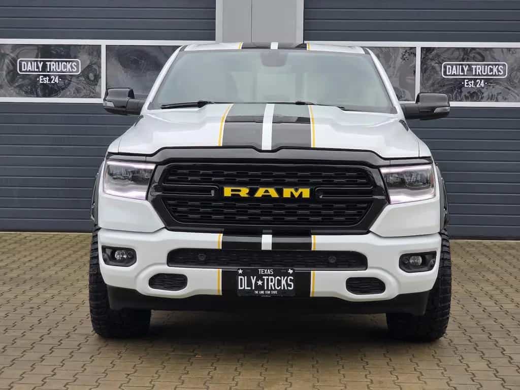Dodge RAM 1500 5.7 4x4 Lone Star Night LED 12´´ AHK 10/2023-photo-3