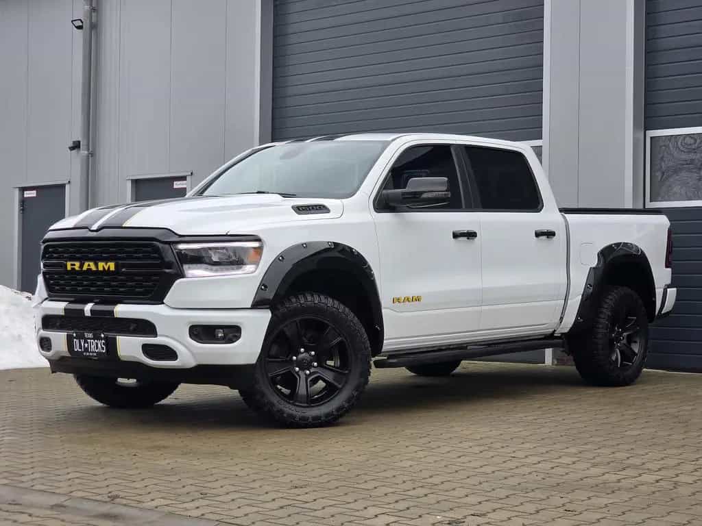 Dodge RAM 1500 5.7 4x4 Lone Star Night LED 12´´ AHK 10/2023-photo-4