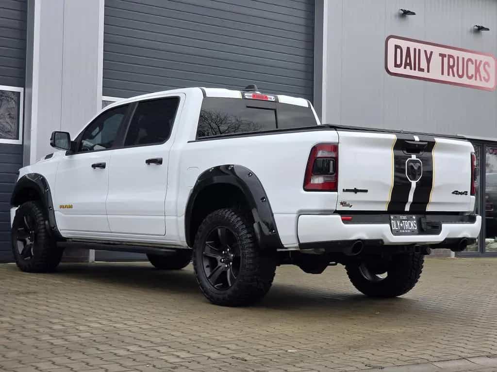 Dodge RAM 1500 5.7 4x4 Lone Star Night LED 12´´ AHK 10/2023-photo-6