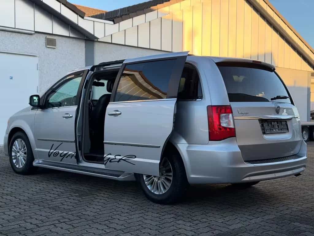 Lancia Voyager Gold 7.Sitzer-el.Schiebetüren-TV-4xShz- 01/2012-photo-10