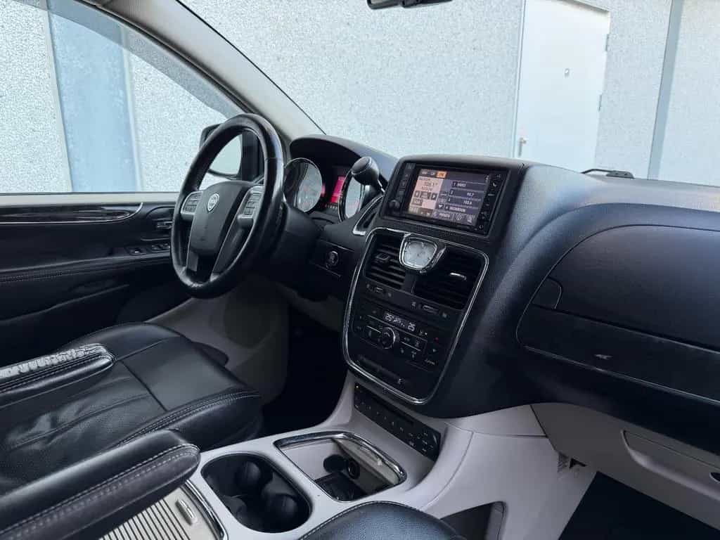 Lancia Voyager Gold 7.Sitzer-el.Schiebetüren-TV-4xShz- 01/2012-photo-18