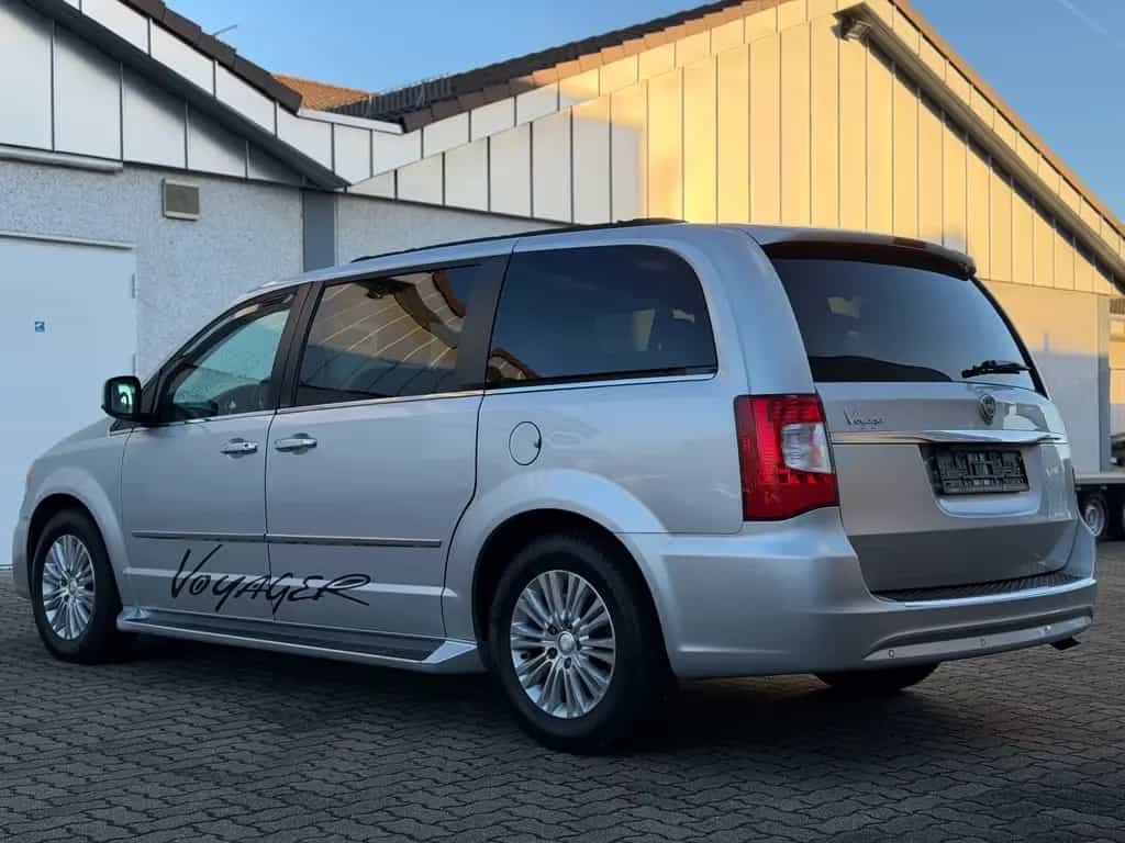 Lancia Voyager Gold 7.Sitzer-el.Schiebetüren-TV-4xShz- 01/2012-photo-4