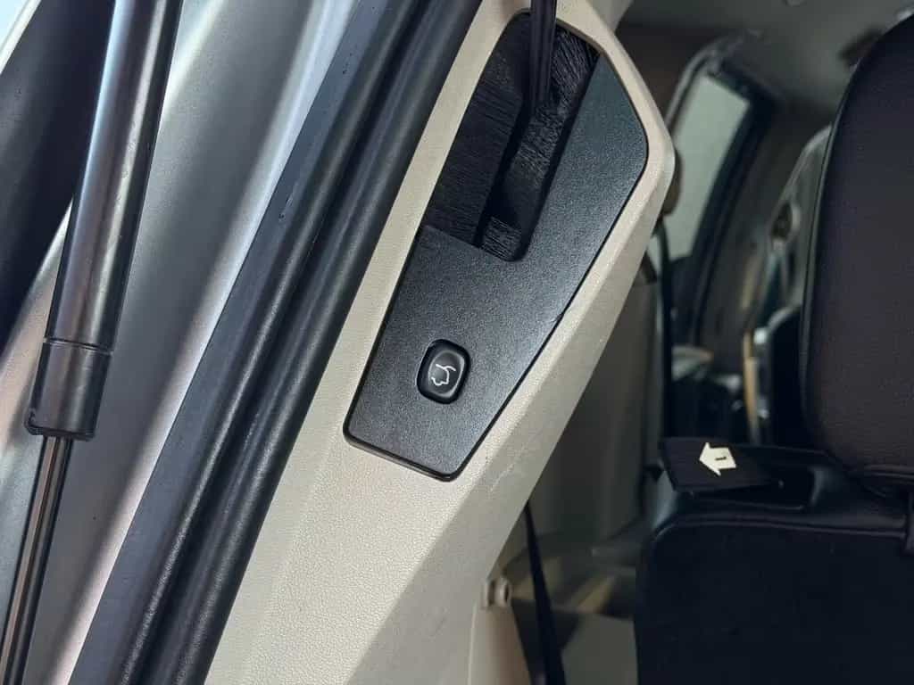 Lancia Voyager Gold 7.Sitzer-el.Schiebetüren-TV-4xShz- 01/2012-photo-8