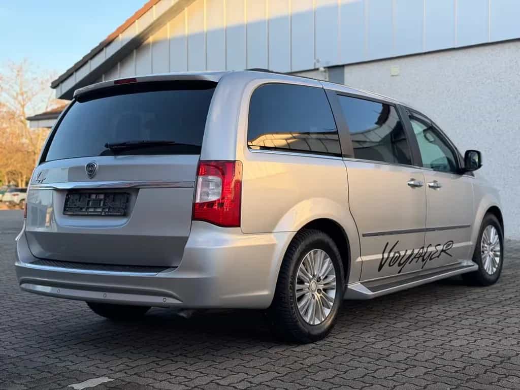 Lancia Voyager Gold 7.Sitzer-el.Schiebetüren-TV-4xShz- 01/2012-photo-9