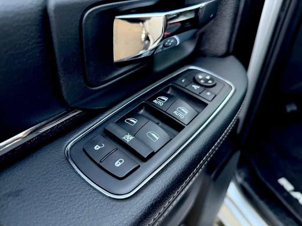 Dodge RAM LPG*SPORT*CLEAN CARFAX*UNFALLFREI*4X4*LEDER*AHK 12/2018-photo-48
